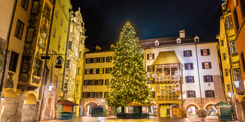 innsbruck-christmas-market-christmas-tree-in-square