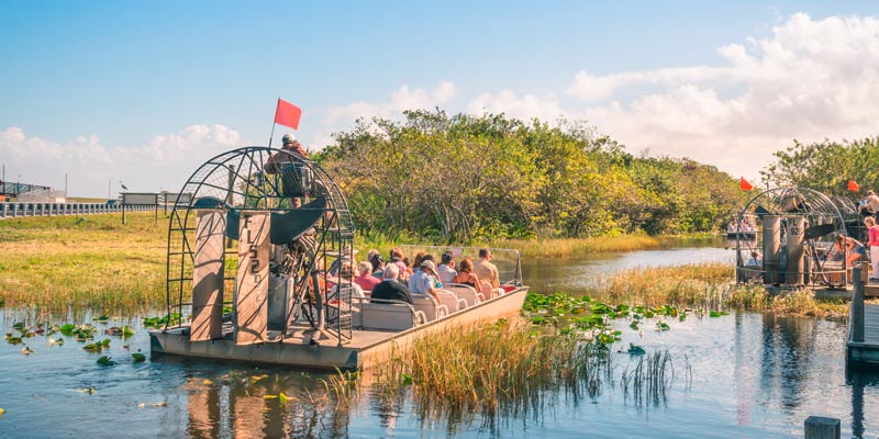 air-boat-on-florida-everglades